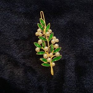 Leaf and Pearl hair brooch